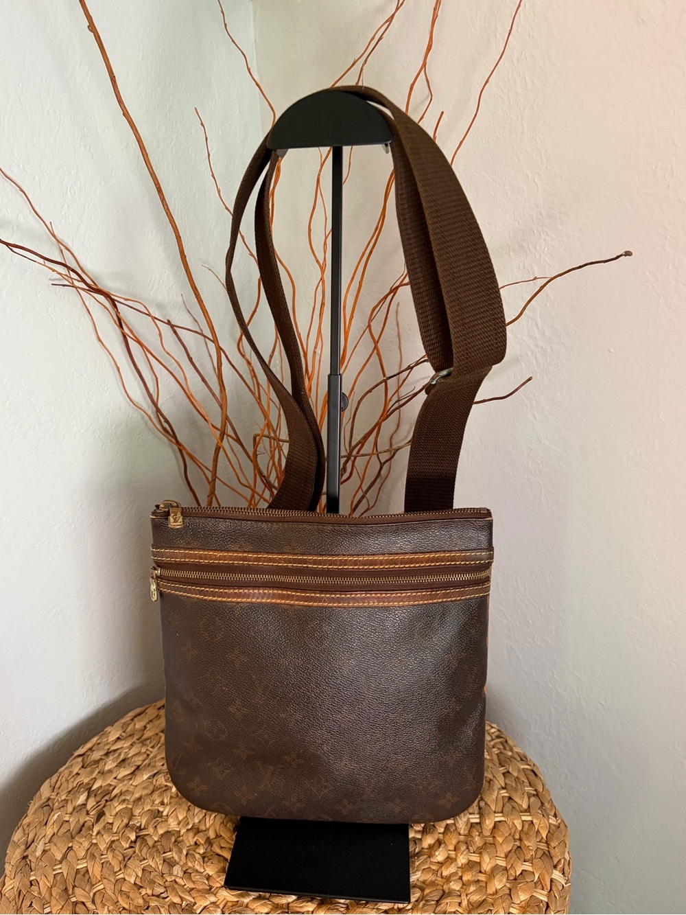 LV CROSSBODY MONOGRAM BAG